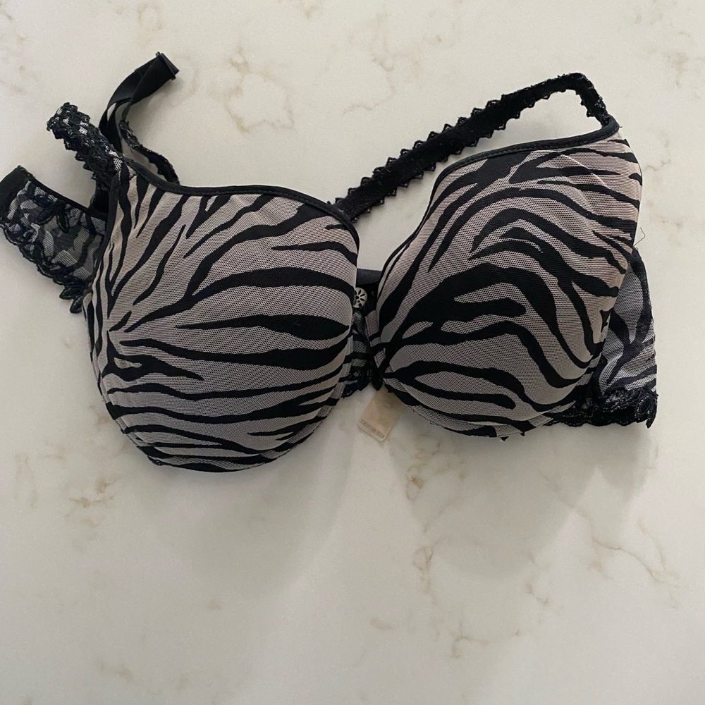 Chantelle bra zebra like new 32D